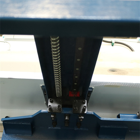 Trampel-guillotineklippemaskine i plademetalindustrien