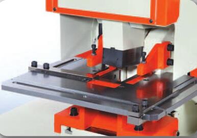 Metalhydraulisk IronWorker-maskine til stansning og klipning